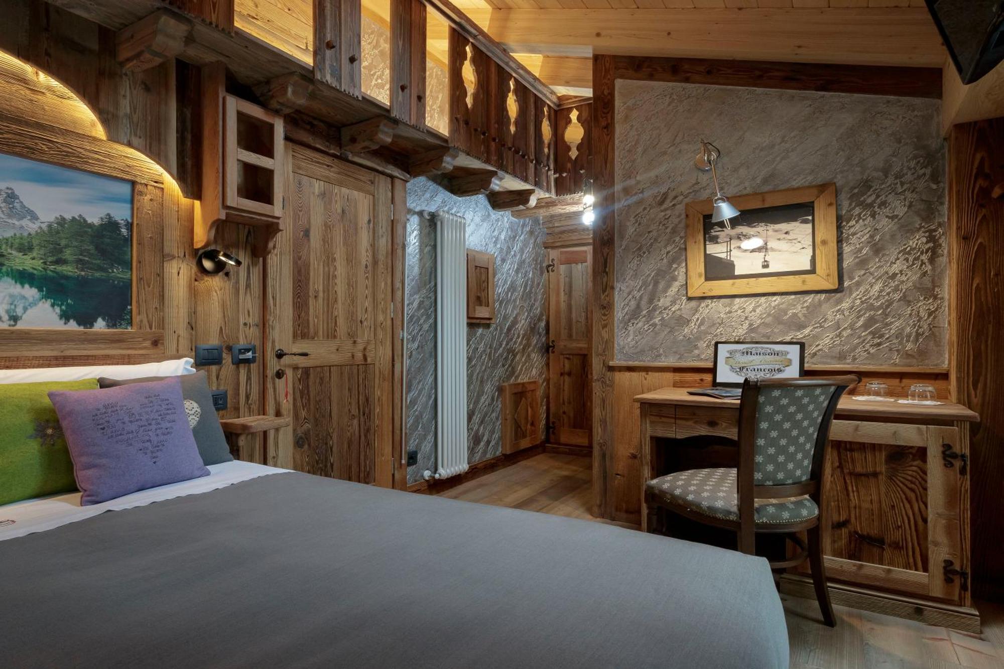 ברויל-קרוויניה Chalet Matterhorn Francois - Central Ski Chalet With Spa And Breakfast, 100Mt Lift מראה חיצוני תמונה