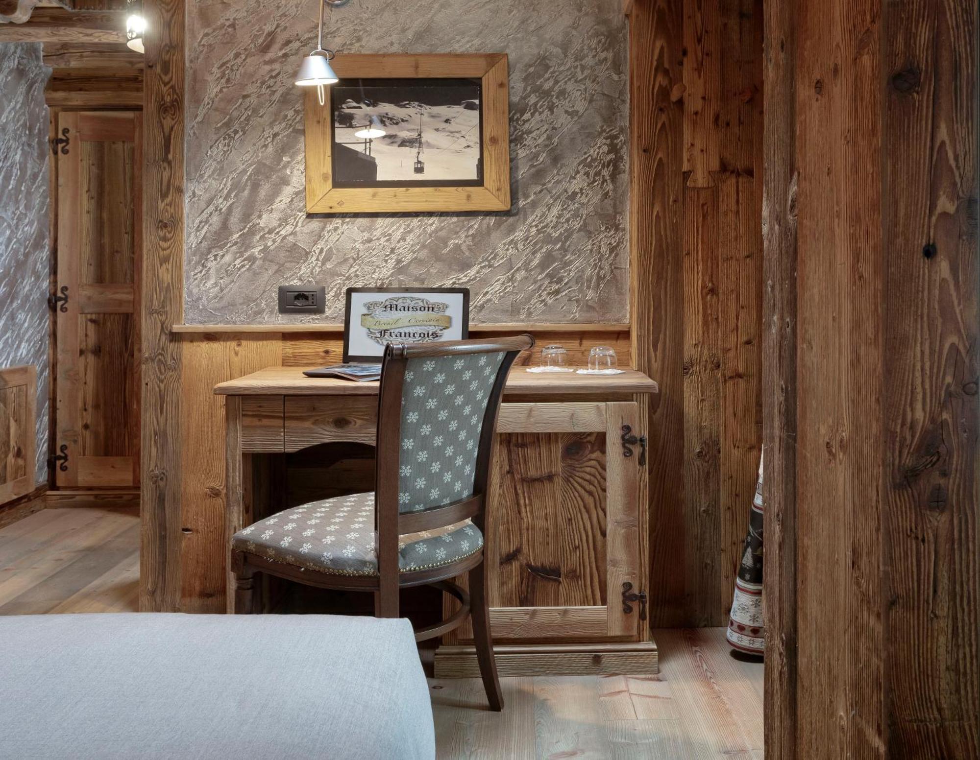 ברויל-קרוויניה Chalet Matterhorn Francois - Central Ski Chalet With Spa And Breakfast, 100Mt Lift מראה חיצוני תמונה